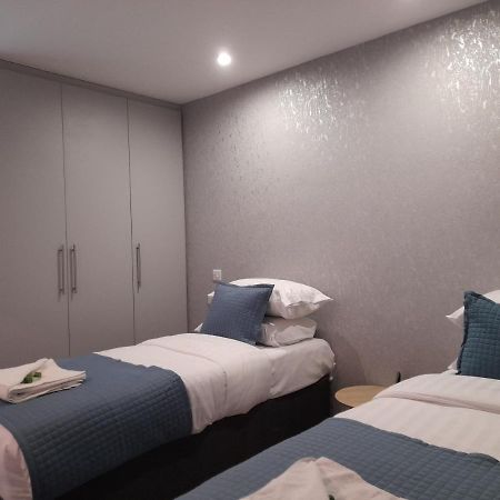Apartments Heathrow - Hounslow Cranford Dış mekan fotoğraf